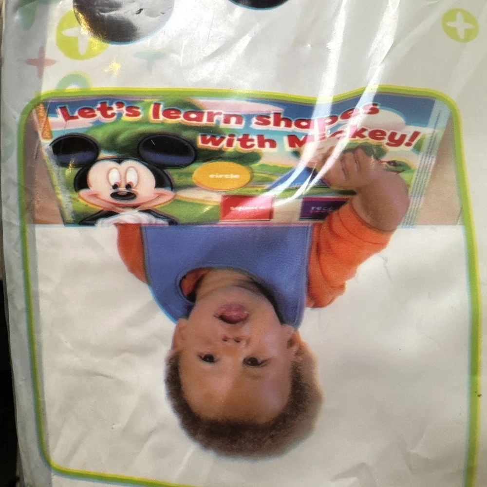 Disney MICKEY MOUSE Meal and Play Disposable Placemats by Neat‎ Solutions NIP
